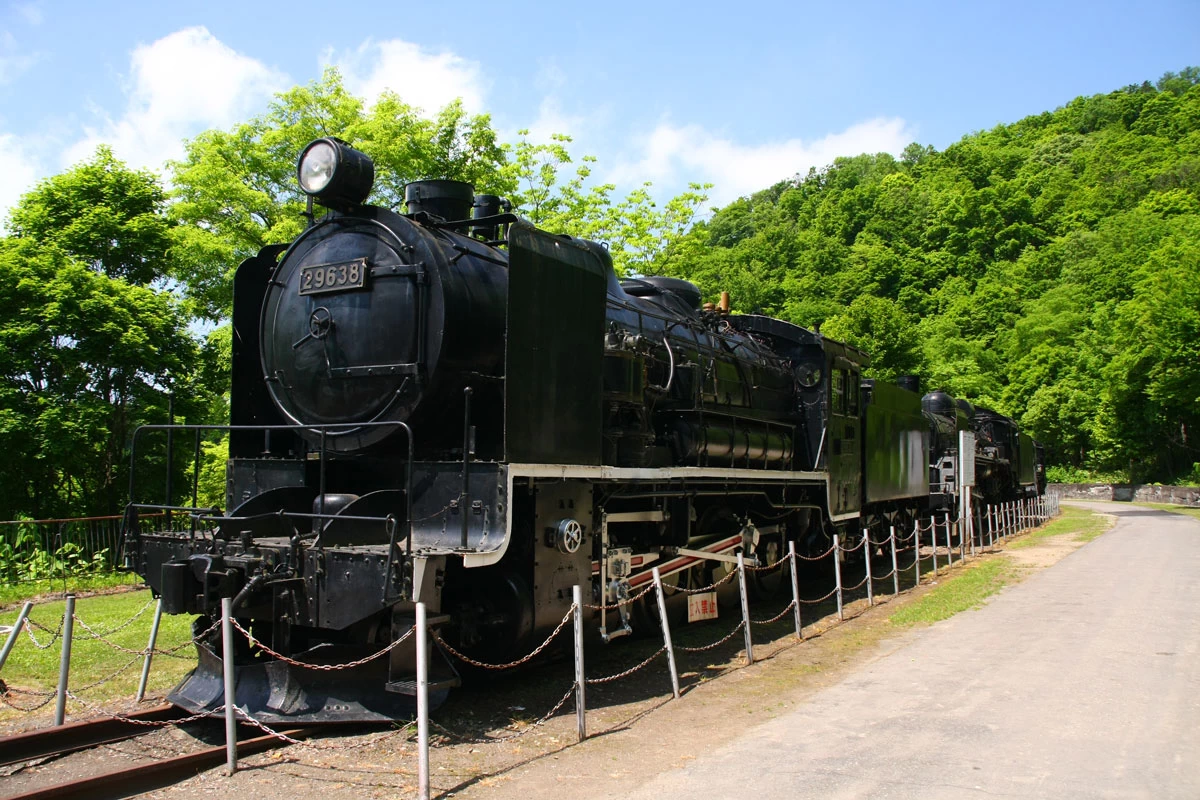 富良野＆旭川観光モデルコース♪温泉と自然を満喫するカップル旅｜旅行