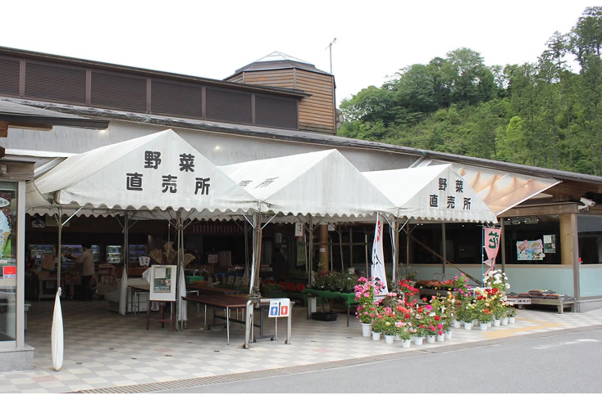季節の野菜・花の販売