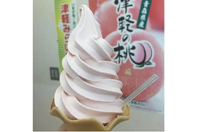 津軽の桃ソフトクリーム
