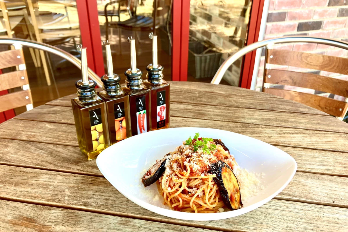 江田島産チキンと茄子のトマトパスタ