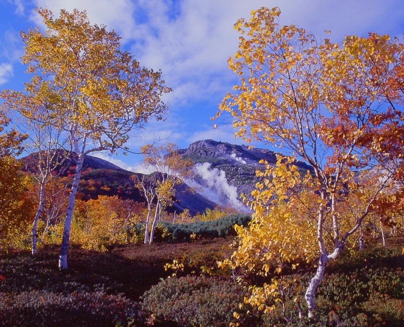 秋の硫黄山
