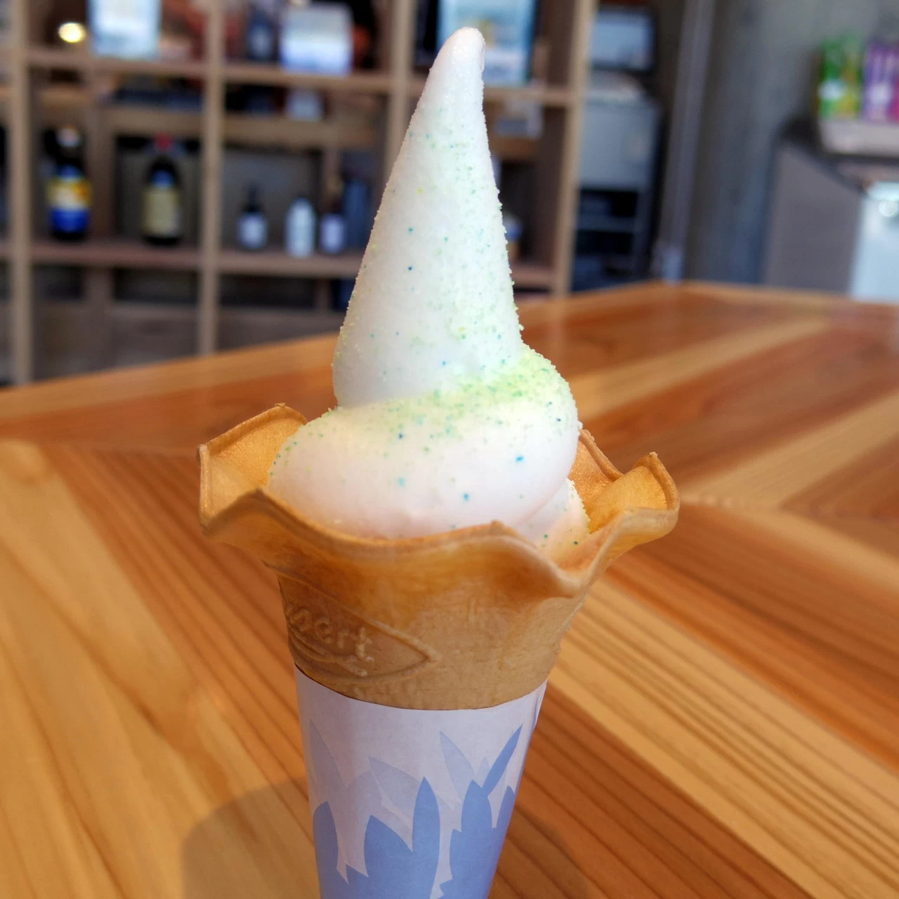 ソフトクリーム　マスカットサイダー味