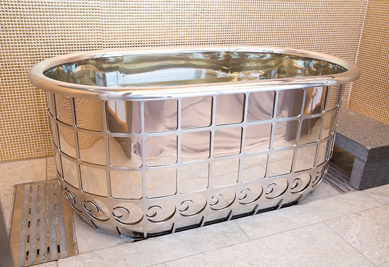 ホテルを代表する魅惑の「純プラチナ風呂」