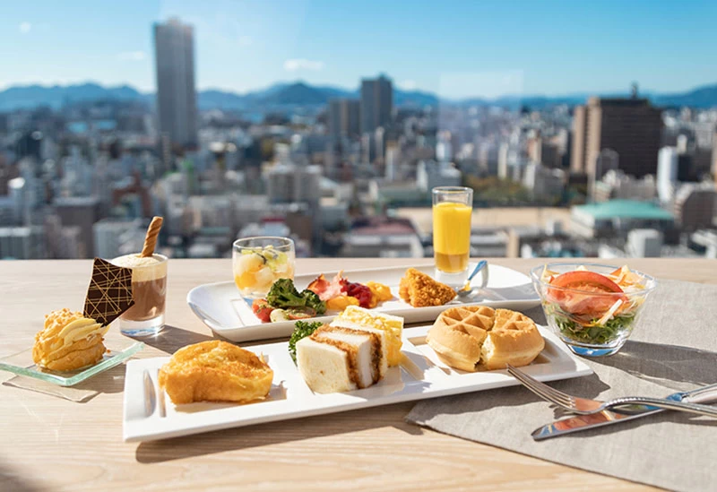 広島市街・瀬戸内海の景色を見ながら朝食を