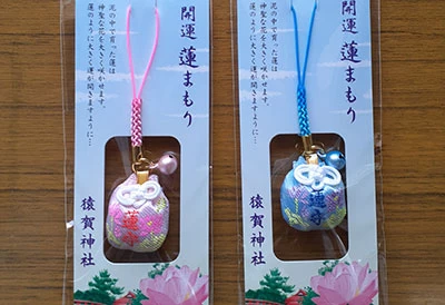 蓮の花にちなんだお守りや限定御朱印が人気