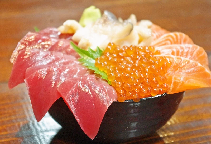 日替わりで旬の魚介を味わえる人気メニュー