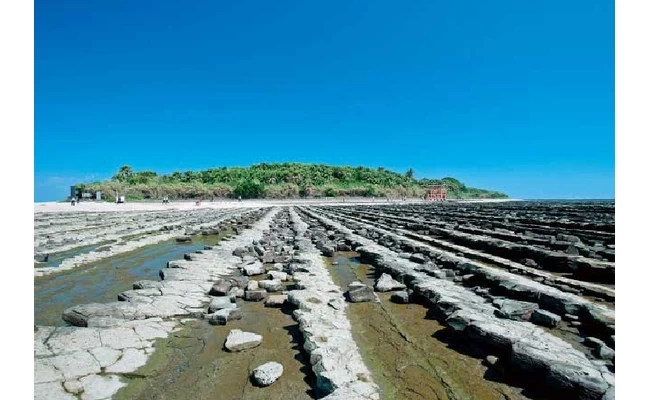 波状岩「鬼の洗濯板」