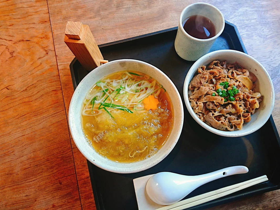 おぼろこんぶのおうどん・しぐれ煮丼セット