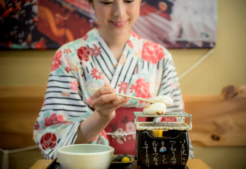 自分であぶる「あぶりぜんざい」