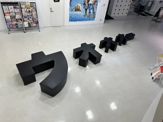 ベンチがセリフになっていてユニーク！