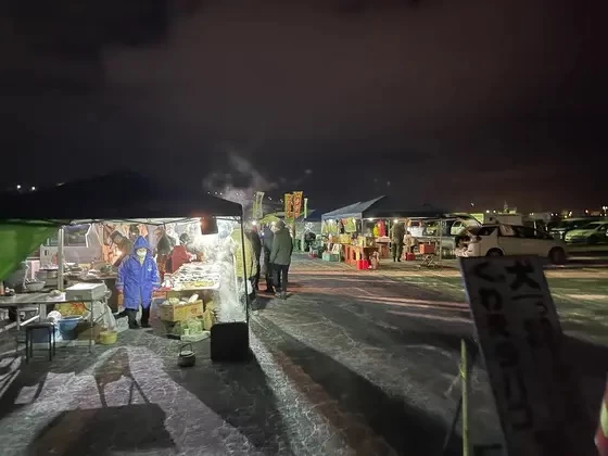 朝4時過ぎに向かうのがおすすめ。道中の工業地帯の美しい景色は写真映え間違いなし！