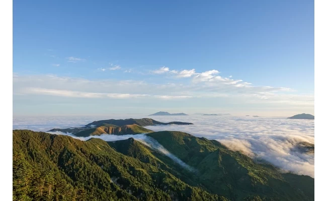 横手山頂満天ビューテラスからの滝雲と浅間山