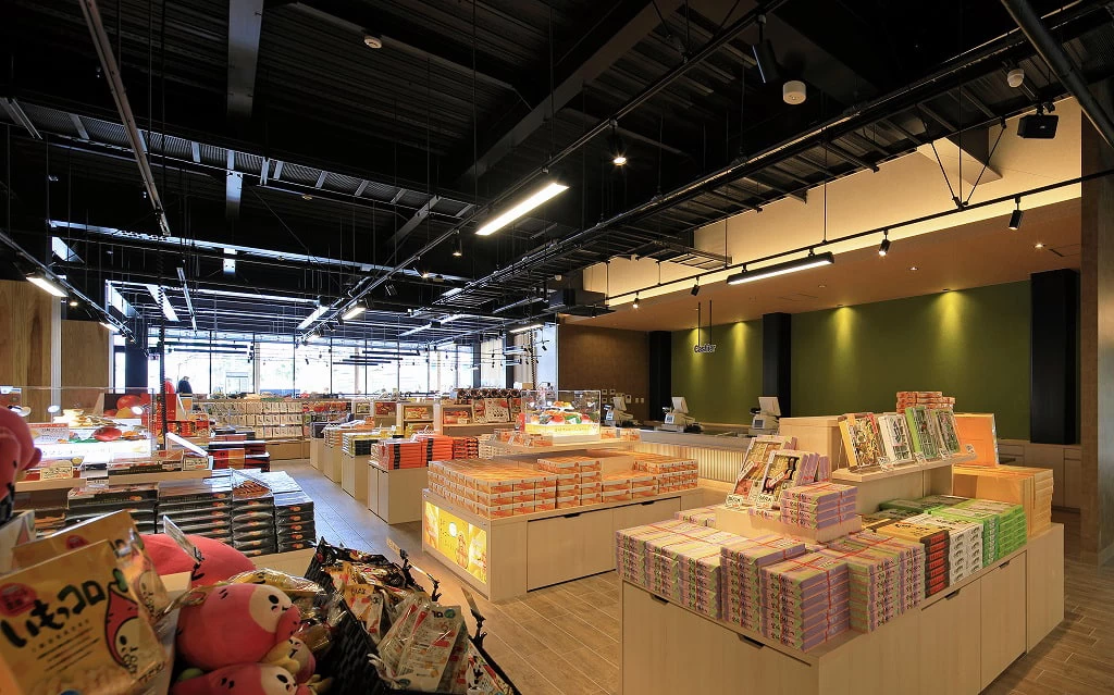 売店には青島や宮崎のお土産が勢揃い