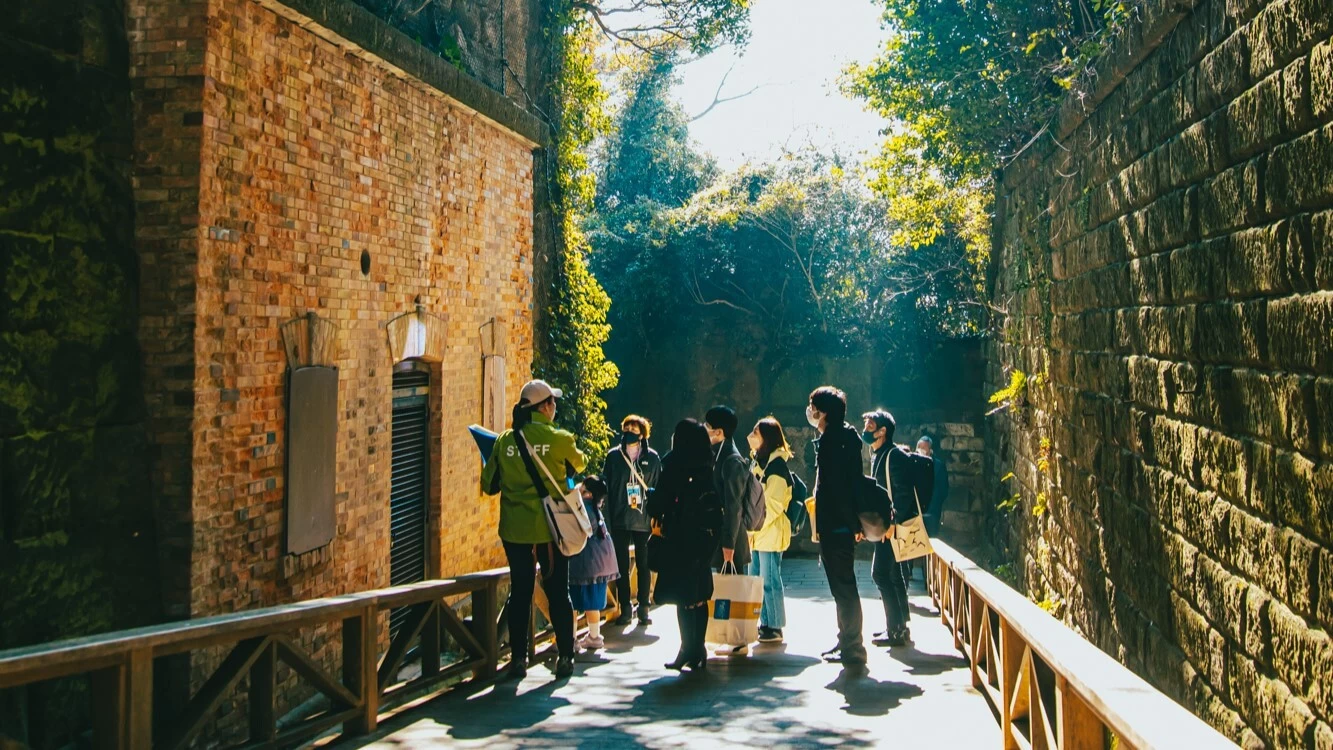 ガイドツアーの様子①