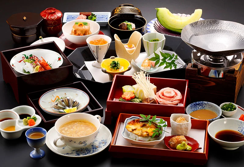 四季を4つの会席で表現した「四季彩」