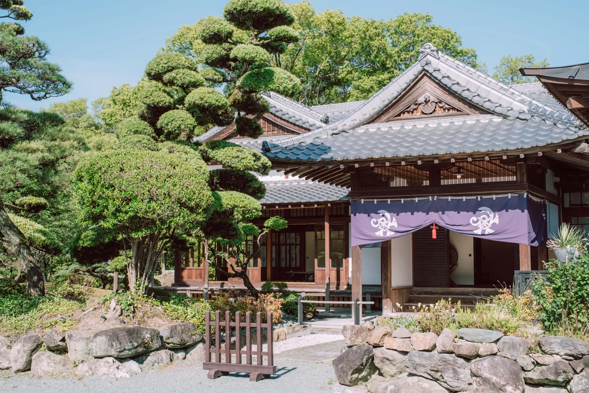 三柱神社①
