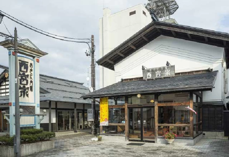 土産物を販売する「米蔵」