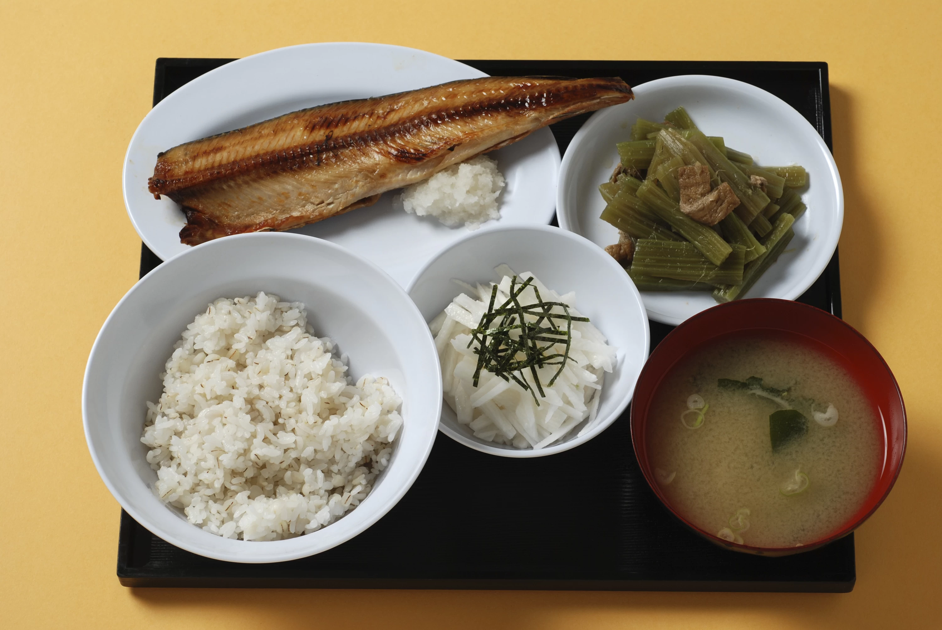 監獄食B（ホッケ）