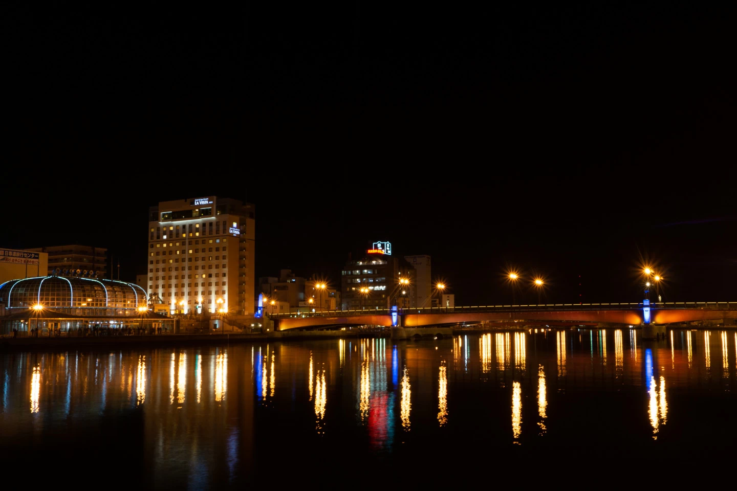 夜はライトアップを楽しめる