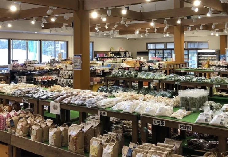 農産物直売所「Farm-to-table Market」