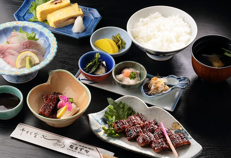 いろいろ食べられる「うなぎ定食」