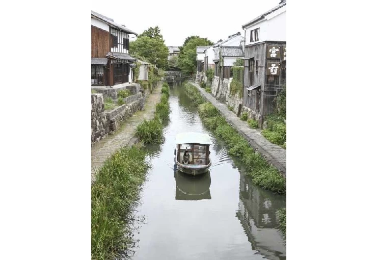八幡堀めぐりの様子