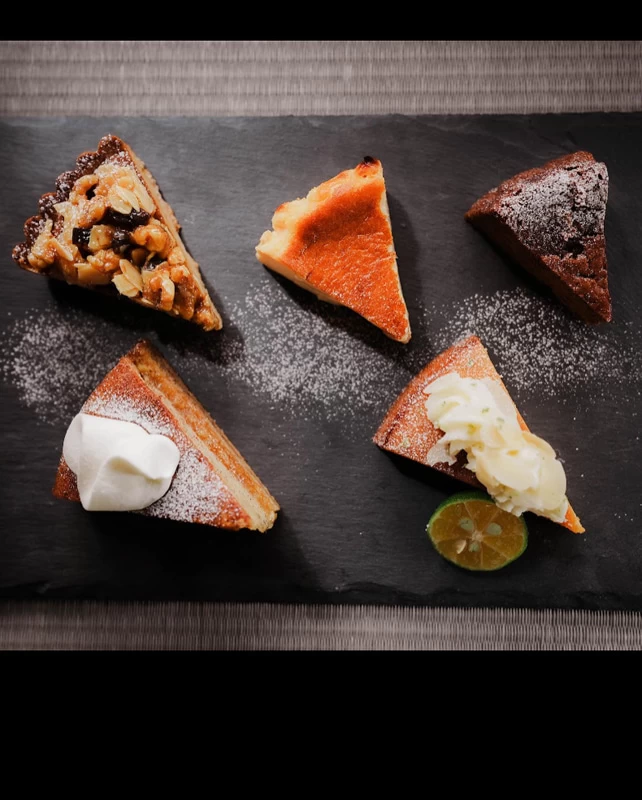 店内でパティシエが作る季節のスイーツも楽しみ