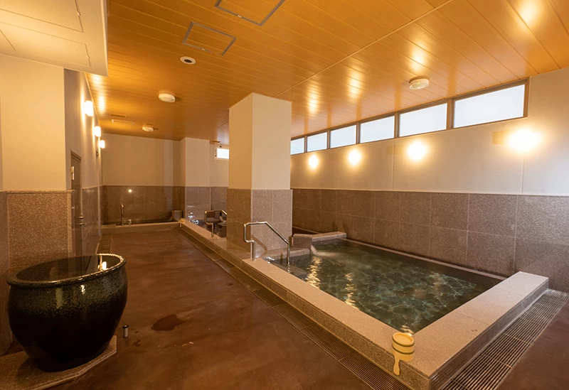 体の芯から温まる「琉球温泉 波之上の湯」