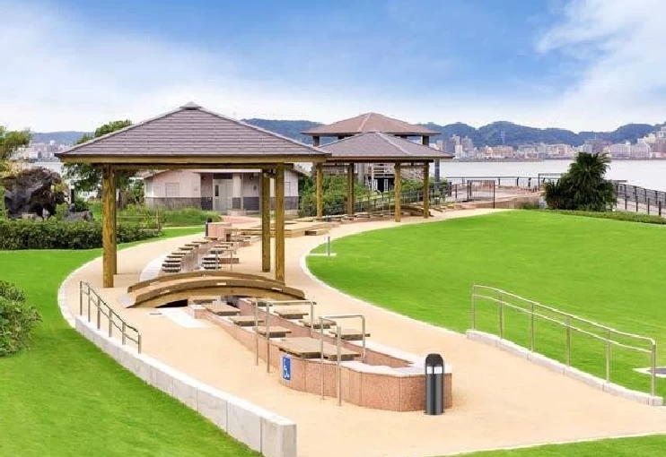 雨の日でも屋根があるので安心