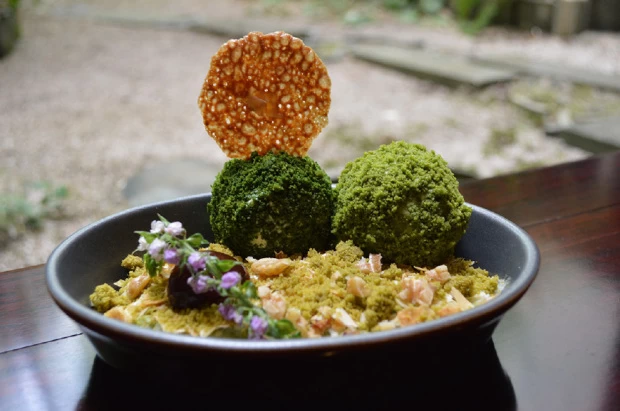 千茶荘の挽き立て抹茶を使用した「盆栽パフェ」（1,500円）。さまざまな食感が楽しめる