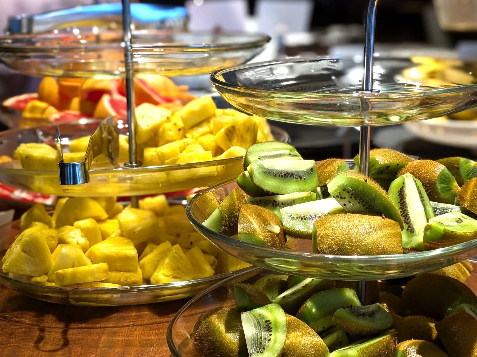 たくさんのフルーツ（現地にて撮影）