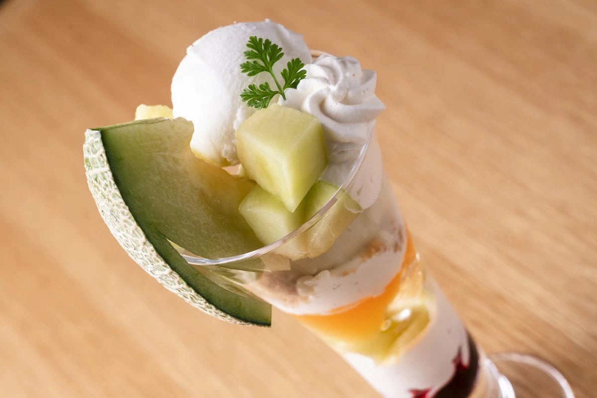 メロンとココナッツのパフェ