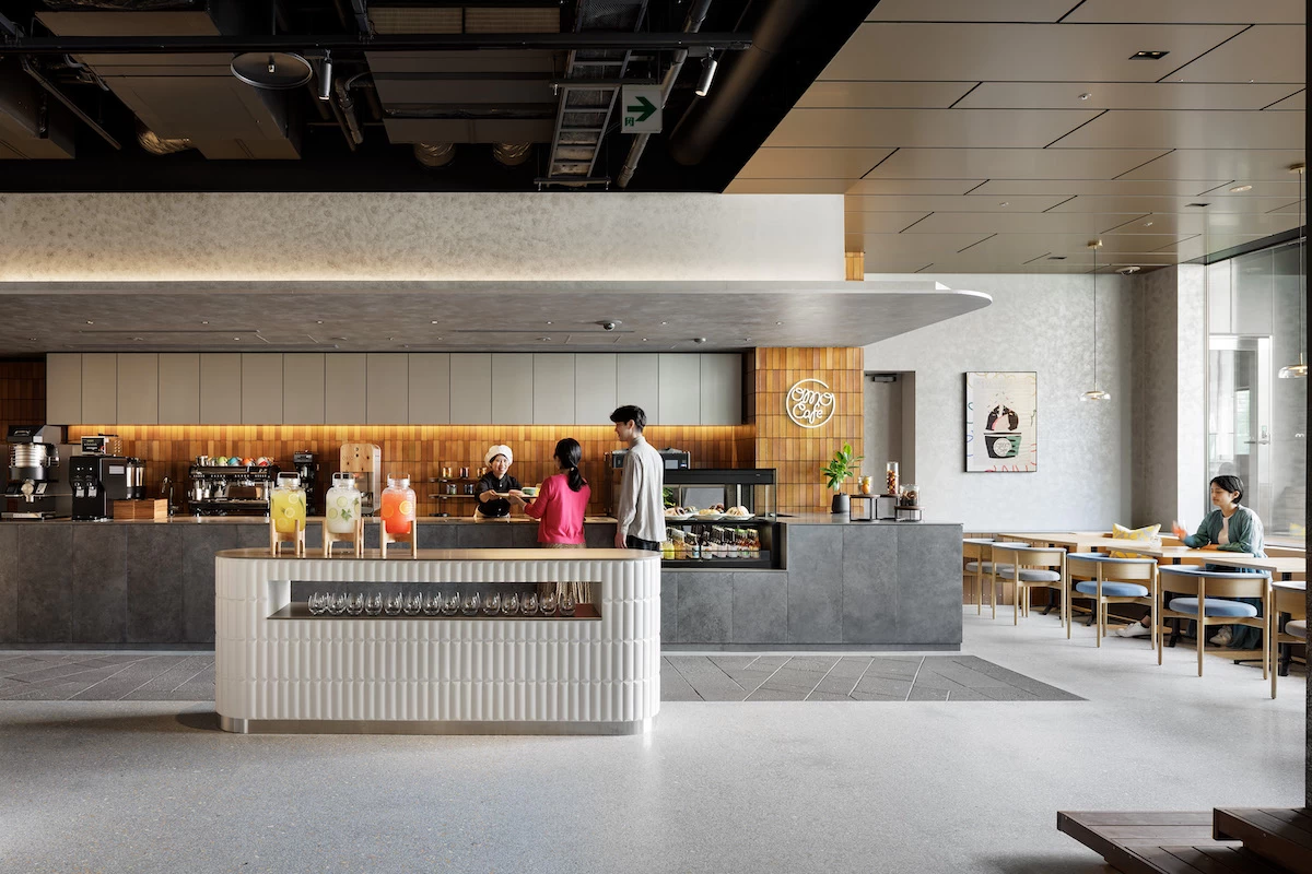 カジュアルに楽しめるOMOカフェ＆バル