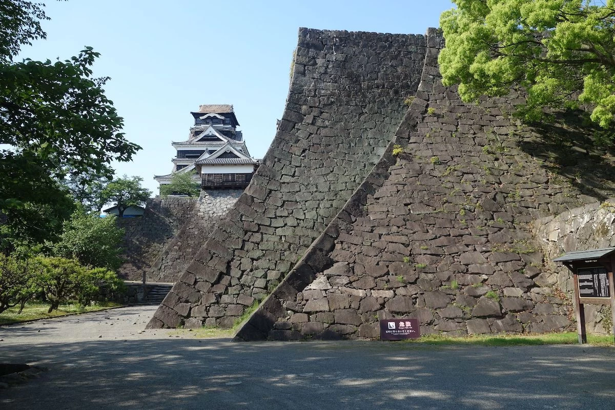 二様の石垣（提供：熊本城総合事務所）
