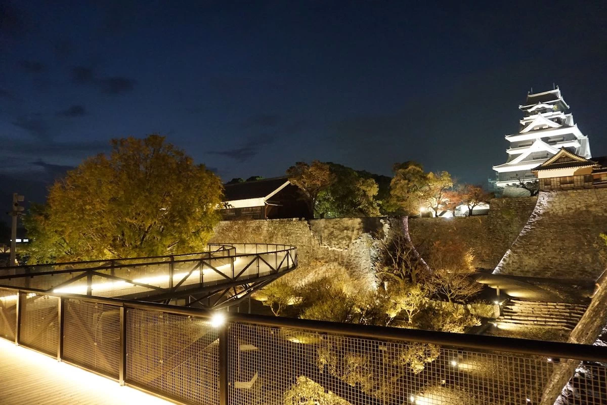 夜の熊本城（提供：熊本城総合事務所）