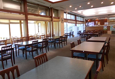 18番ホールが一望できるレストラン