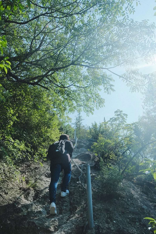 嶽山への登山道