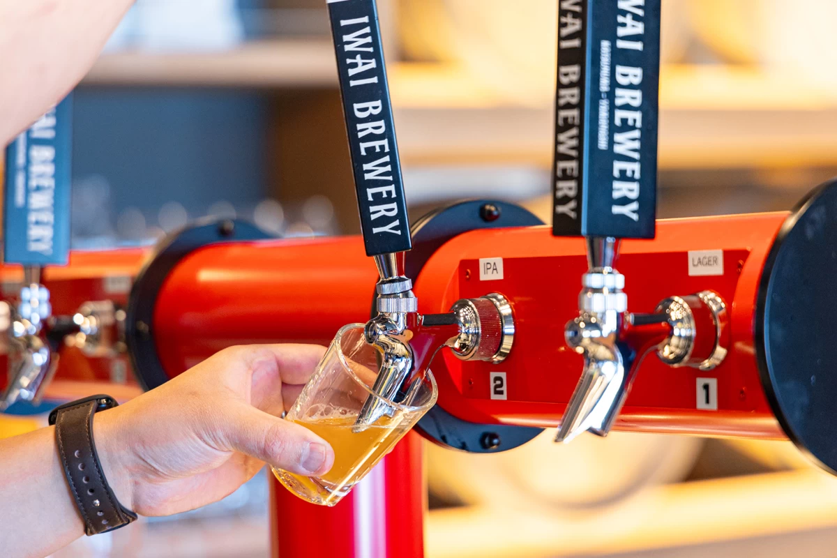 併設のブリュワリーでつくったビールをいただける