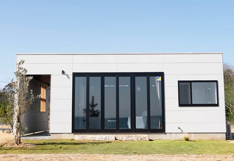 4名向けの「KAZE」