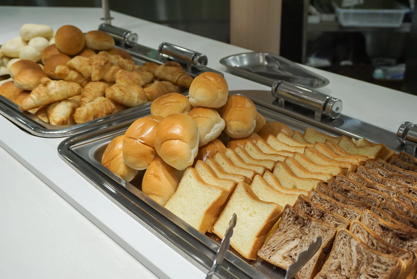 種類豊富なパン（現地にて撮影）