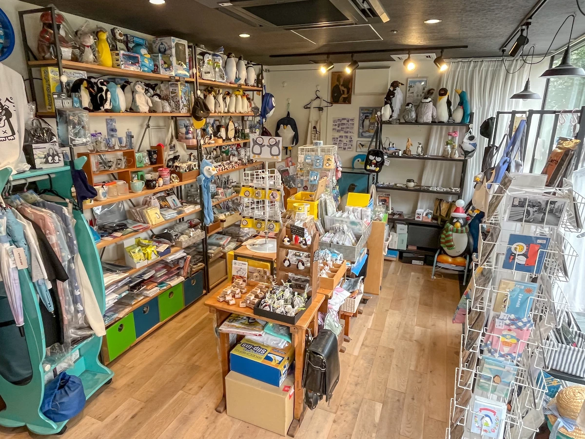 見るだけで楽しいペンギングッズたち