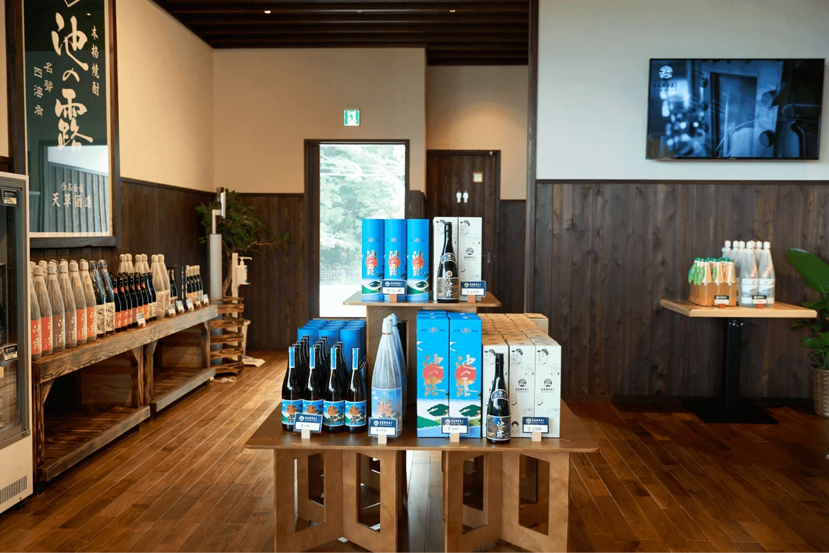 焼酎やお土産品も販売