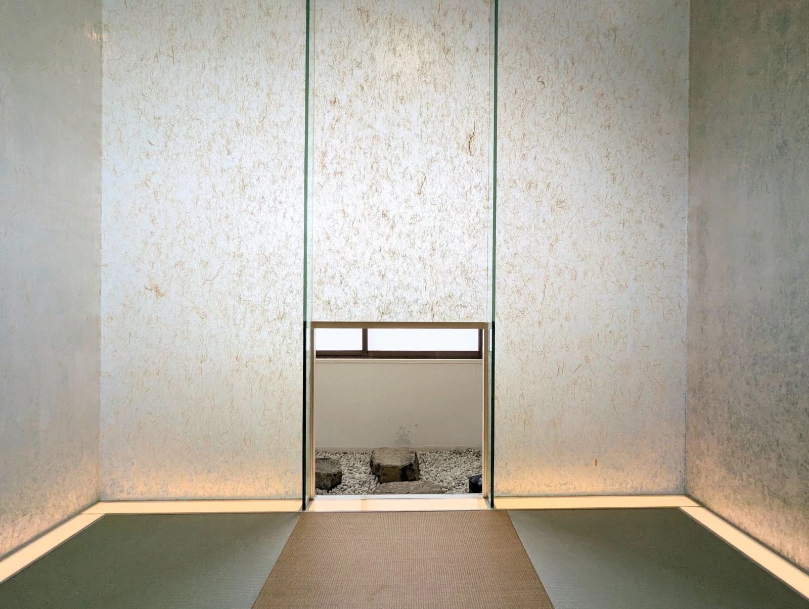 瞑想空間の内部（現地にて撮影）