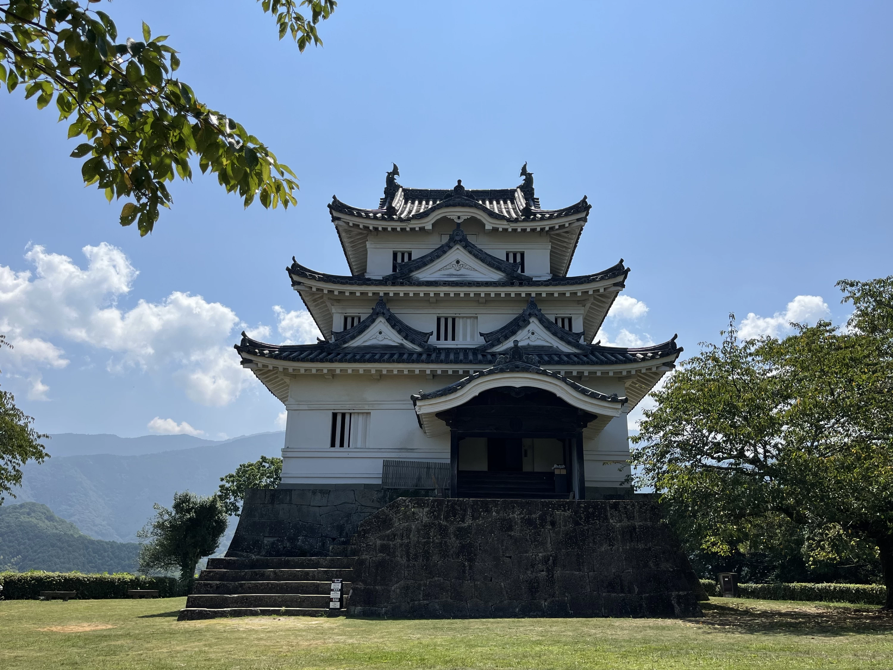天守（現地にて撮影）