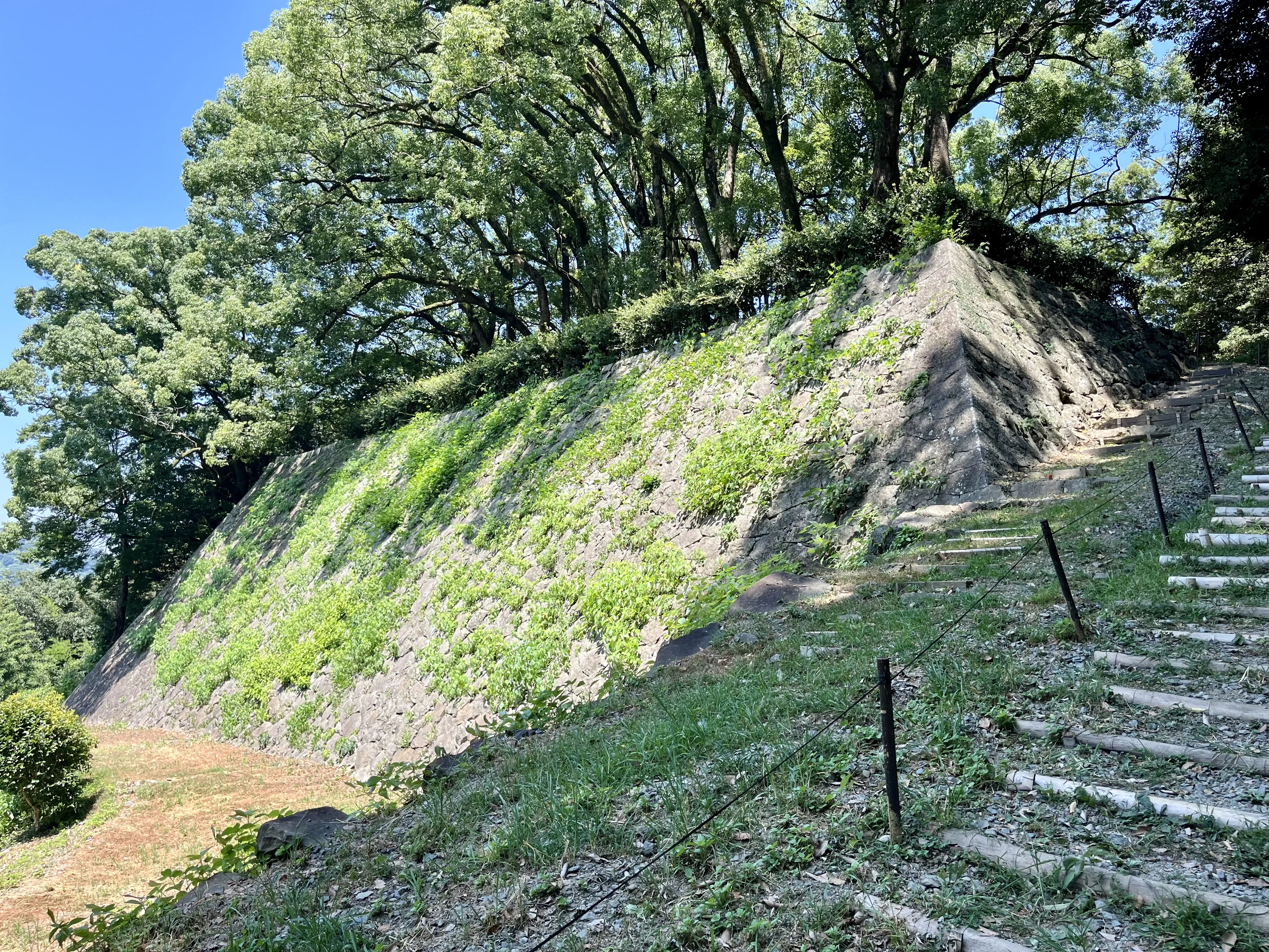 代右衛門丸の石垣（現地にて撮影）