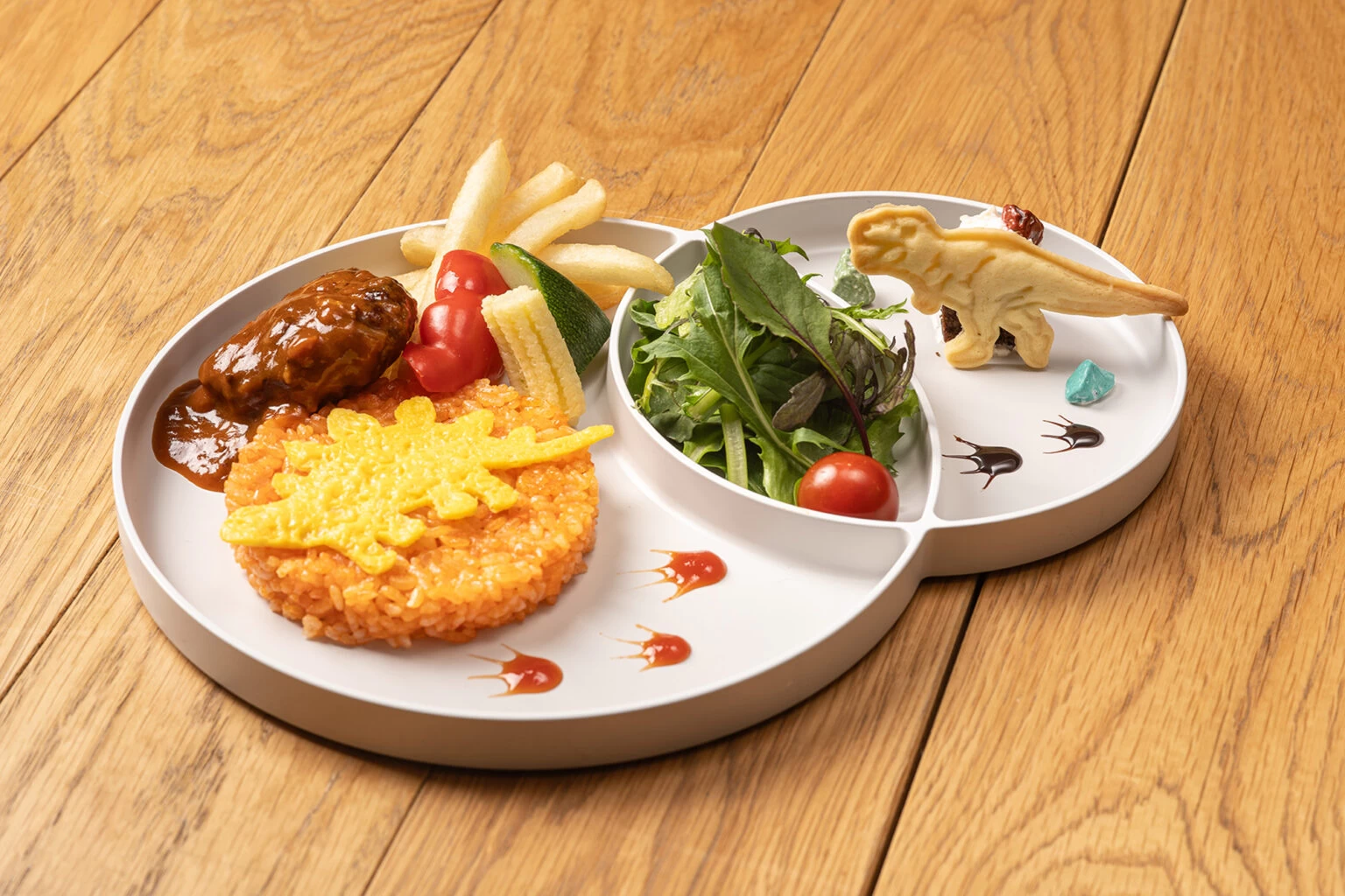 ステゴサウルスのキッズプレート（2024年11月4日までの期間限定）