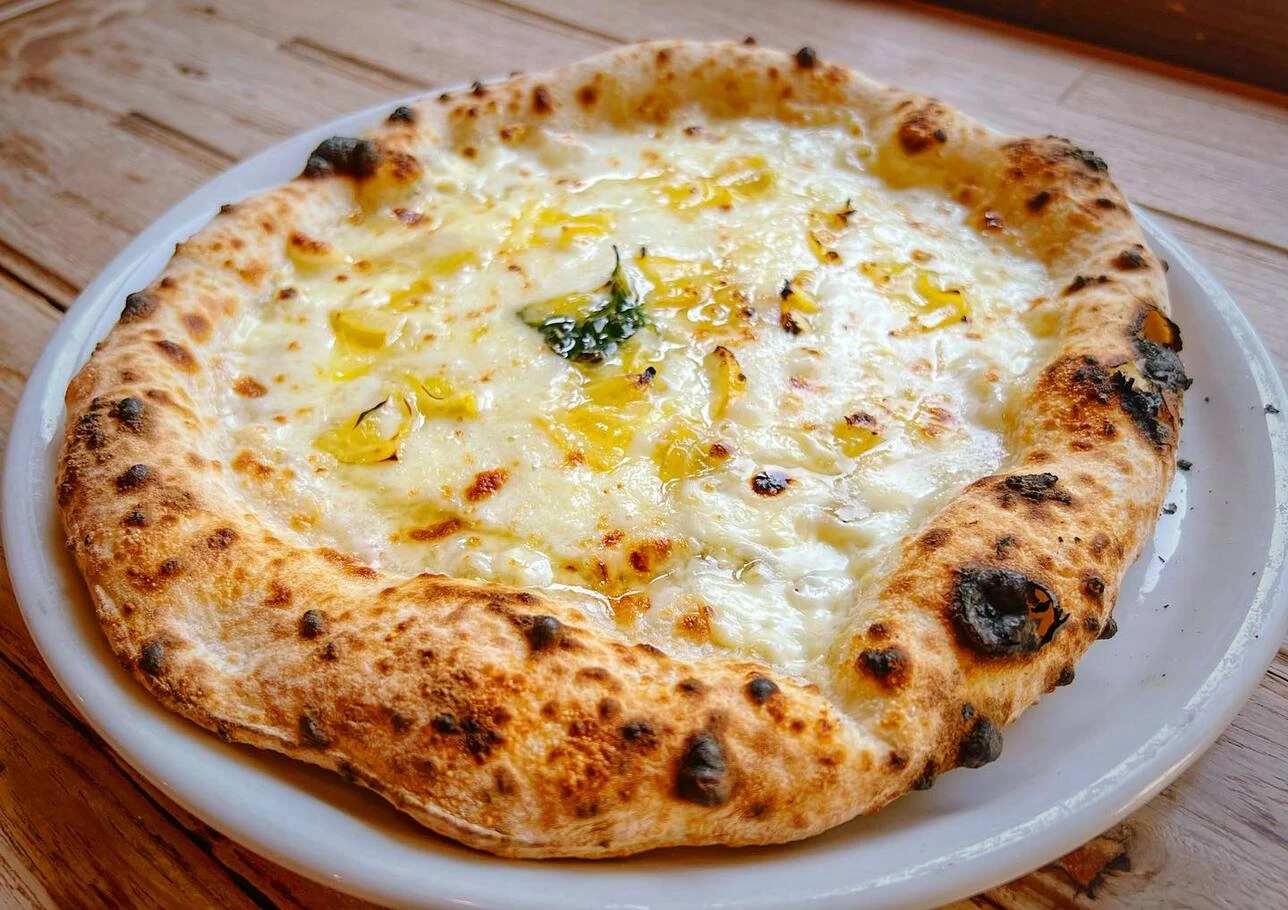 夏のレモンのピッツア