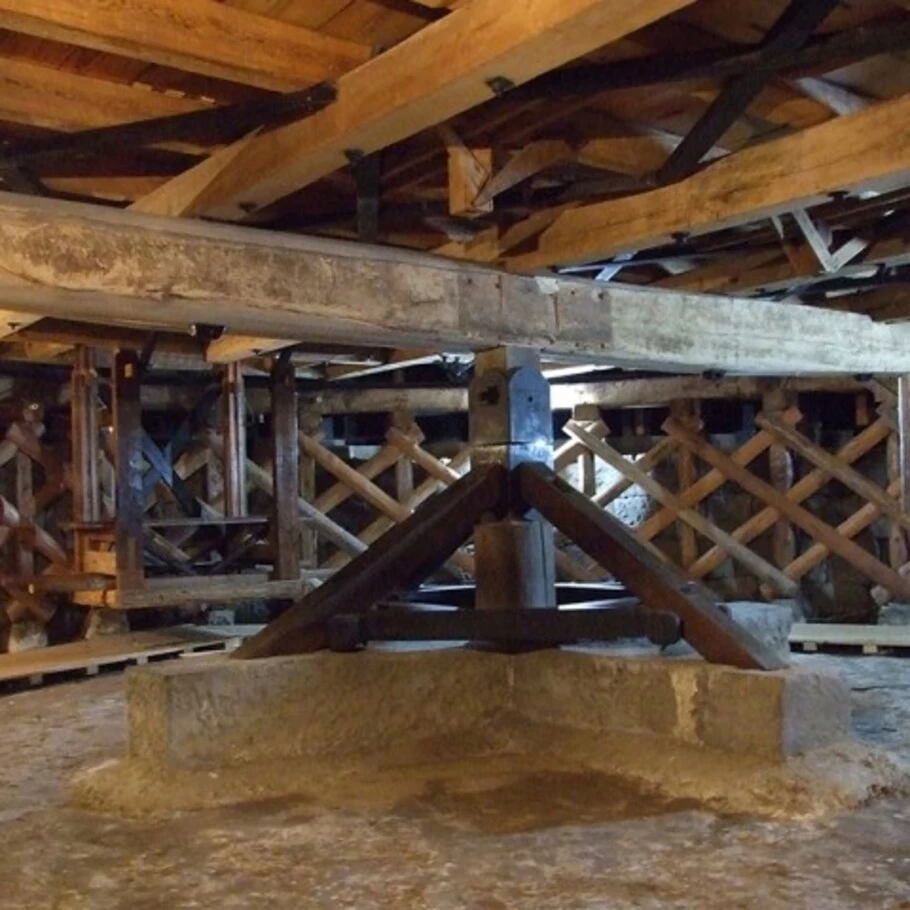 廻り舞台（奈落）