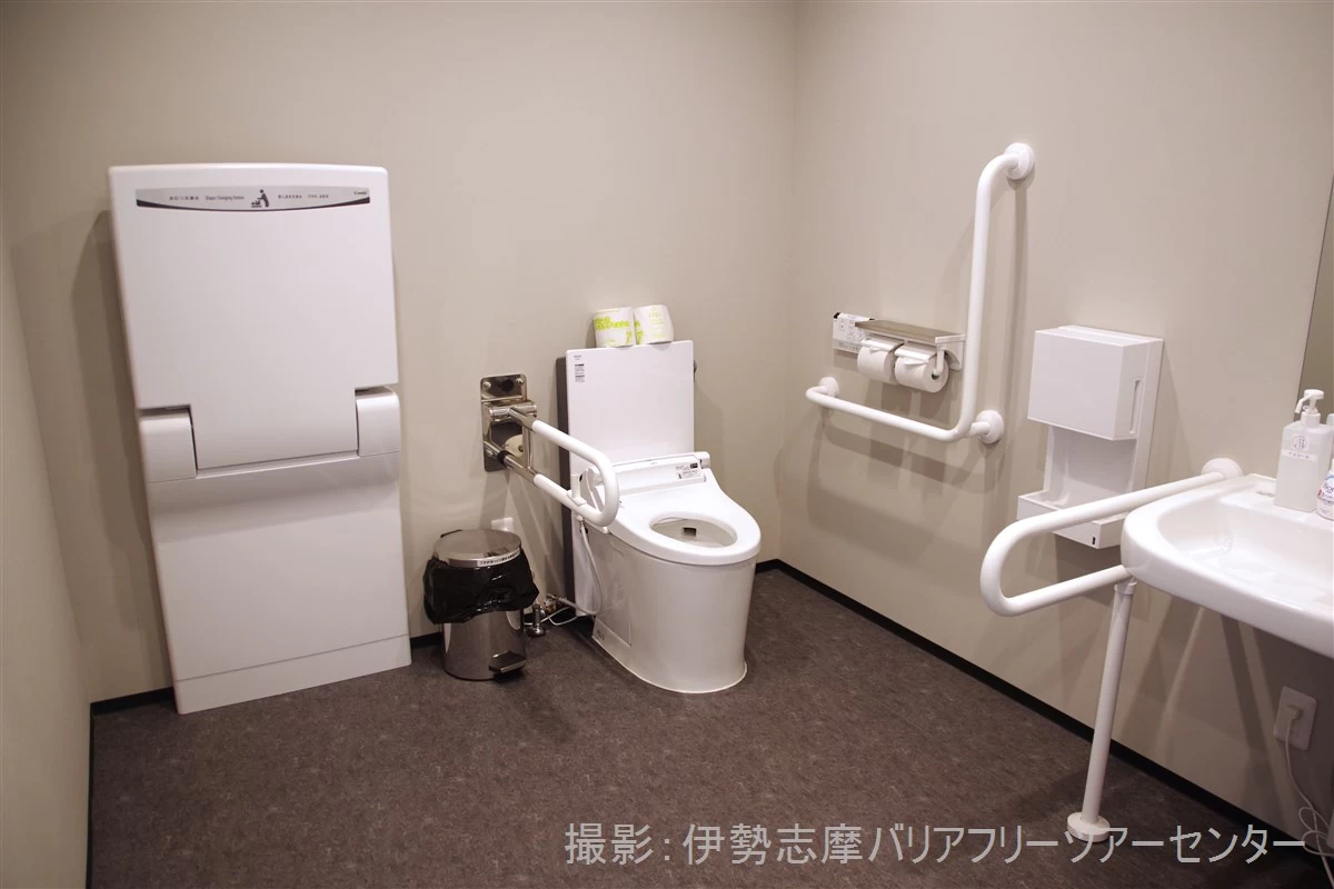 店内車いす対応トイレ