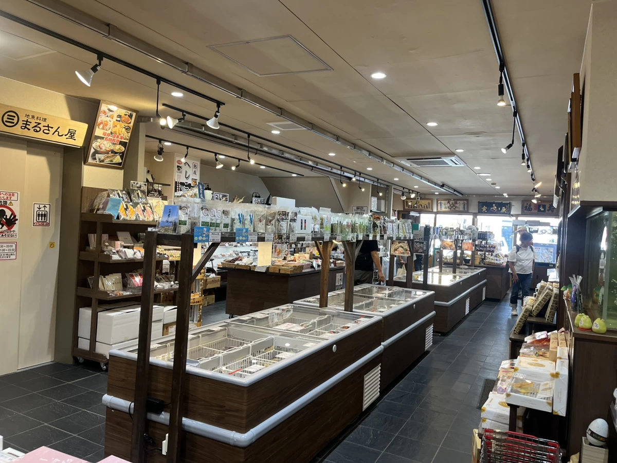 1階に併設する売店